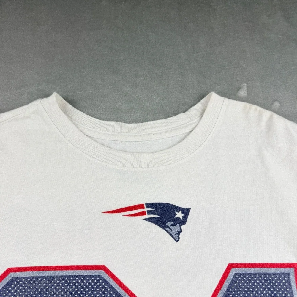 Nike New England Patriots Stephon Gilmore 24 White Graphic T-Shirt Men's Medium